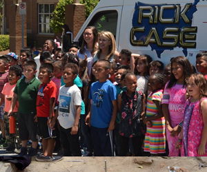 Chesney Elementary celebrates use of summer bookmobile from Rick Case